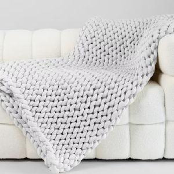 CuddleCloud | Weighted Blanket — Comfrt