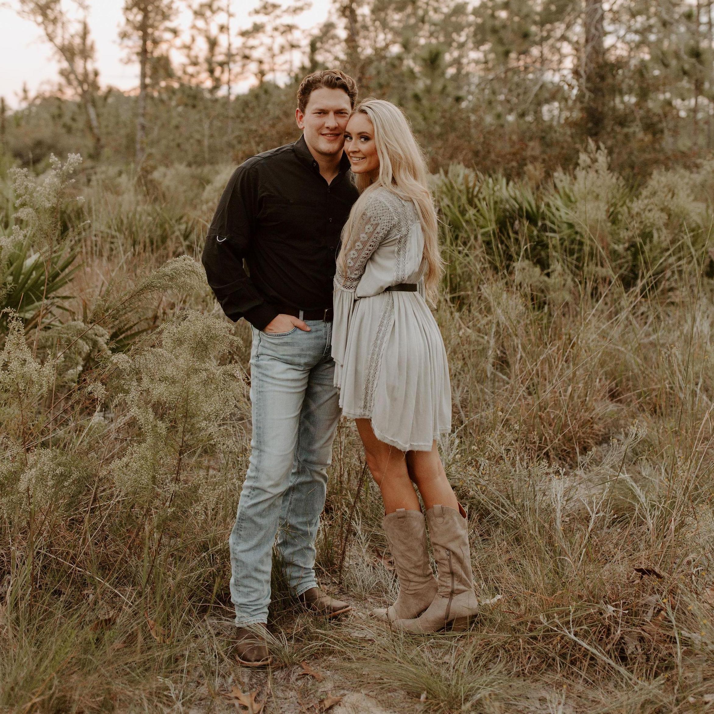 More photos from our engagement session <3