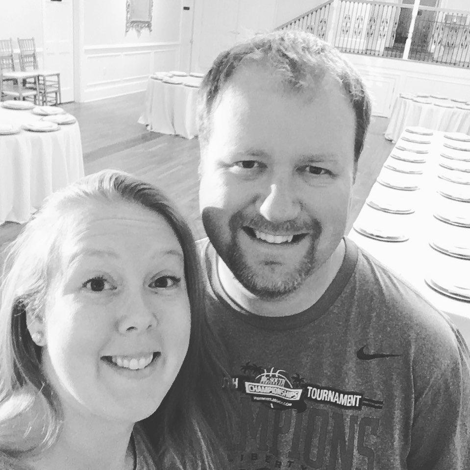 We can even have fun while working together! haha .. Nick came to Jamie's rescue with some last minute set up work at her job, and it turned into a fun date night making memories. #reallifelove