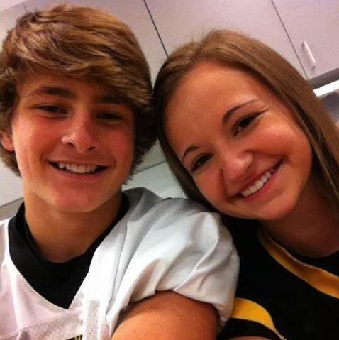 Bring the swoop hair back!