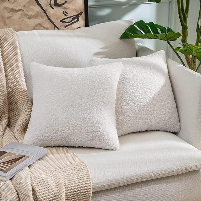 MIULEE Pack of 2 Decorative New Luxury Series Style Cream White Faux Fur Throw Pillow Covers Super Soft Wool Pillow Cases Cushion Covers for Christmas Sofa Bedroom Living Room 20x20 Inch 50x50 cm