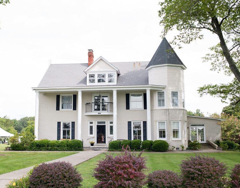 The Wedding Website of Marcella Russell and Kristin Greenwell