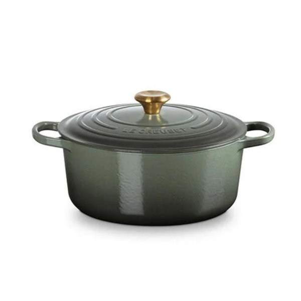 Signature Round Dutch Oven 7.25 QT in Thyme