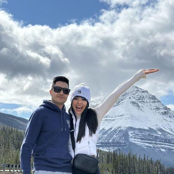🏔️ Viaje a Banff, primer road trip de BC a Alberta 🚗
Kilómetros recorridos, paisajes inolvidables y un compromiso que nos cambió la vida.