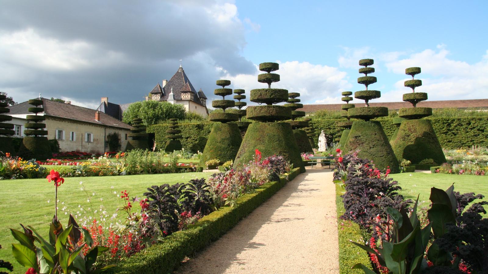 The Wedding Website of Ashlei Khanthaphixay and Cyril Rocoffort de Vinniere