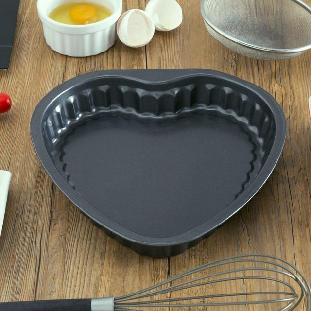 Comfrey Non-Stick Heart Baking Cake Pan