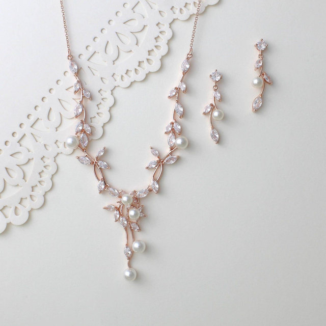 Rose gold floral necklace for Bride, Pearl necklace for Wedding, Bridal jewelry set, Necklace and earrings for Wedding, Wedding day jewelry
