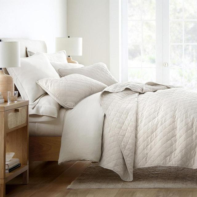 Stripes Floral and Diamonds Quilted Coverlet Set With Shams - Becky Cameron, Diamond Stitch / Natural, Full/Queen