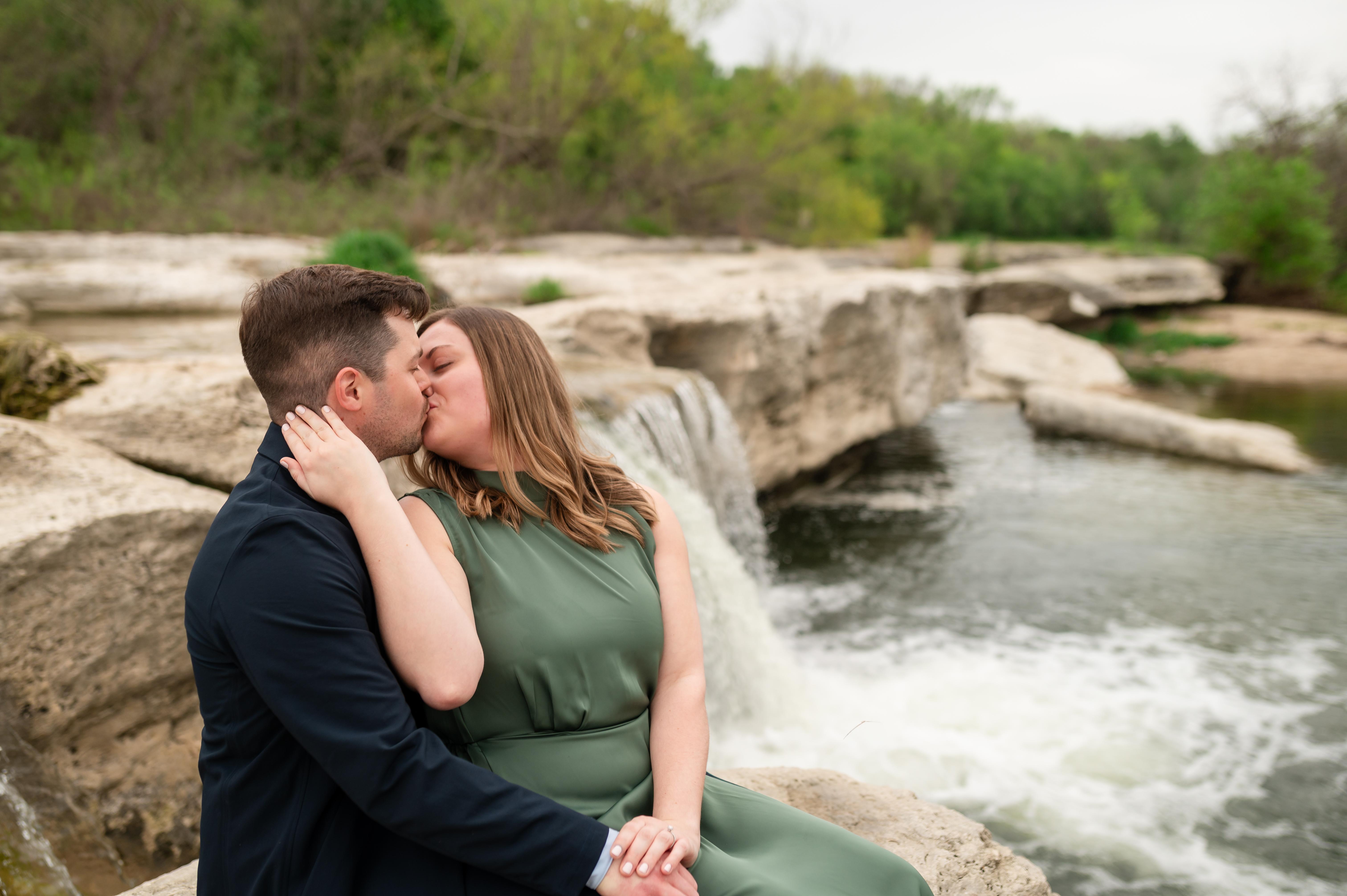 The Wedding Website of Amanda Barnes and Travis Menger