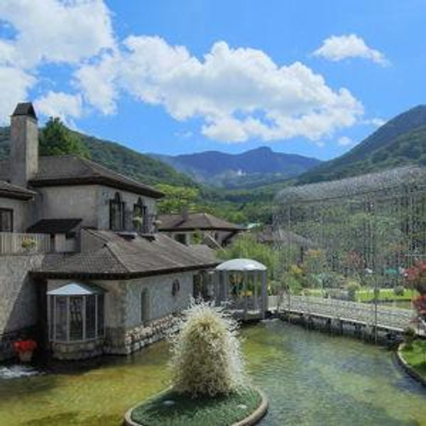 Hakone Venetian Glass Museum – Elegant Art & Garden Stroll for Two