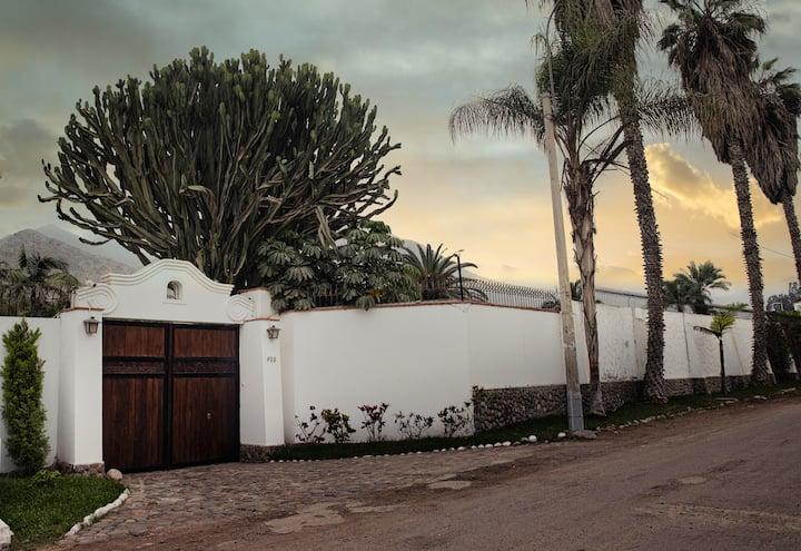 The Wedding Website of Yasmin Sanchez and Francisco Zuniga-Daste