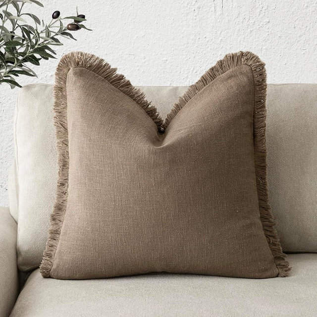 Foindtower Decorative Linen Fringe Throw Pillow Covers Cozy Boho Farmhouse Cushion Cover with Tassels Soft Accent Pillowcase for Chair Sofa Bed Living Room Home Decor, 18×18 Inch, 1PC, Light Brown