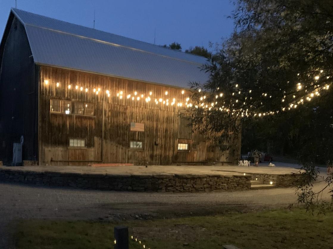 The Wedding Website of Lindsey Vollrath and Ethan Green