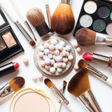 Maquillaje y peinado