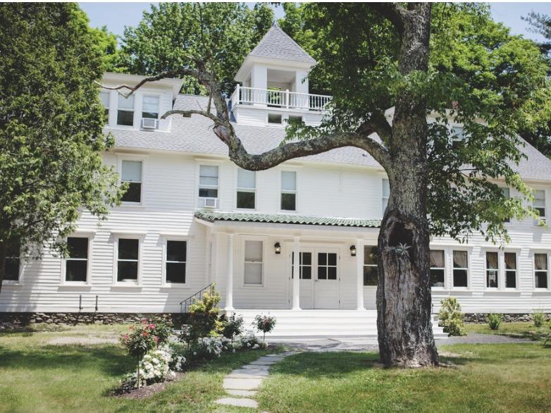 The Wedding Website of Jacqueline Ligorski and Alex Hughes