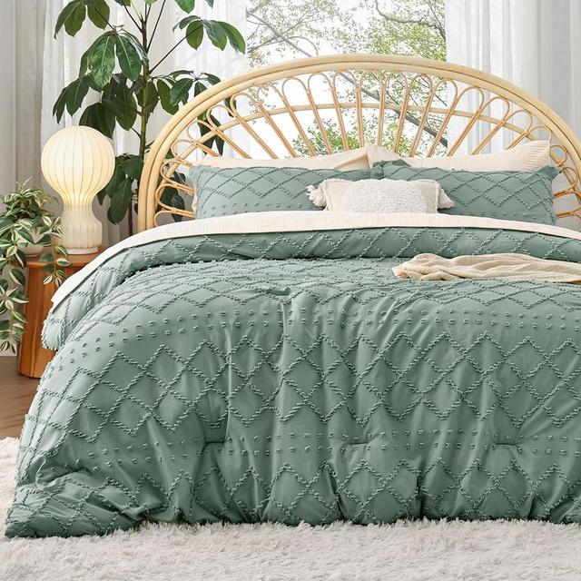 Bedsure Queen Comforter Set - Green Comforter, Boho Tufted Shabby Chic Bedding, 3 Pieces Vintage Farmhouse Bed Set for All Seasons, Fluffy Soft Bedding with 2 Pillow Shams