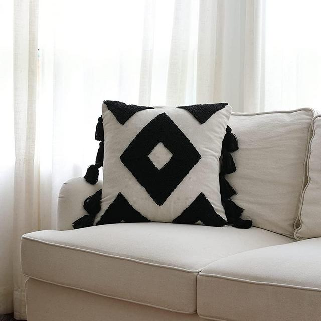 18 x 18 Inches Pack of 2 Woven Tufted Boho Throw Pillow Cover, Modern Decorative Geometric Cushion with Tassels, Farmhouse Tribal Pillowcase for Couch Sofa Bedroom Living Room, Black & Off White