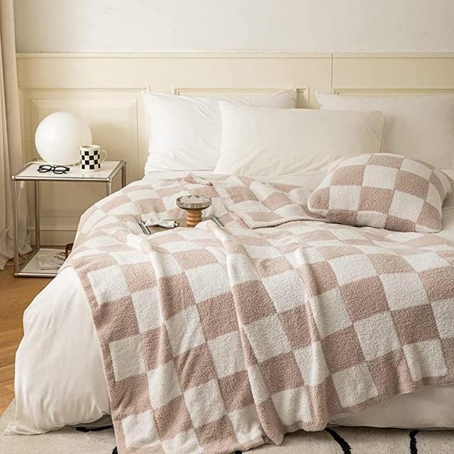 Ultra Soft Cozy Buffalo Checkerboard Grid Fluffy Microfiber Knitted Bed Blanket Super Soft Cozy Lightweight Fleece Checkered Bed Blanket for Sofa Couch Bed Travel Cream Twin Size 60"X80"