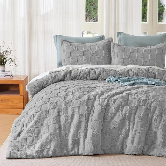 Joiedomi Tufted Queen Comforter Set, 3 Pieces Grey Boho Queen Bedding Set with 1 Plaid Geometric Comforter and 2 Pillow Shams, Checkered Bed in a Bag for All Seasons