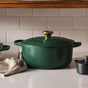 Le Creuset Signature Round Dutch Oven 5.5qt in Foret