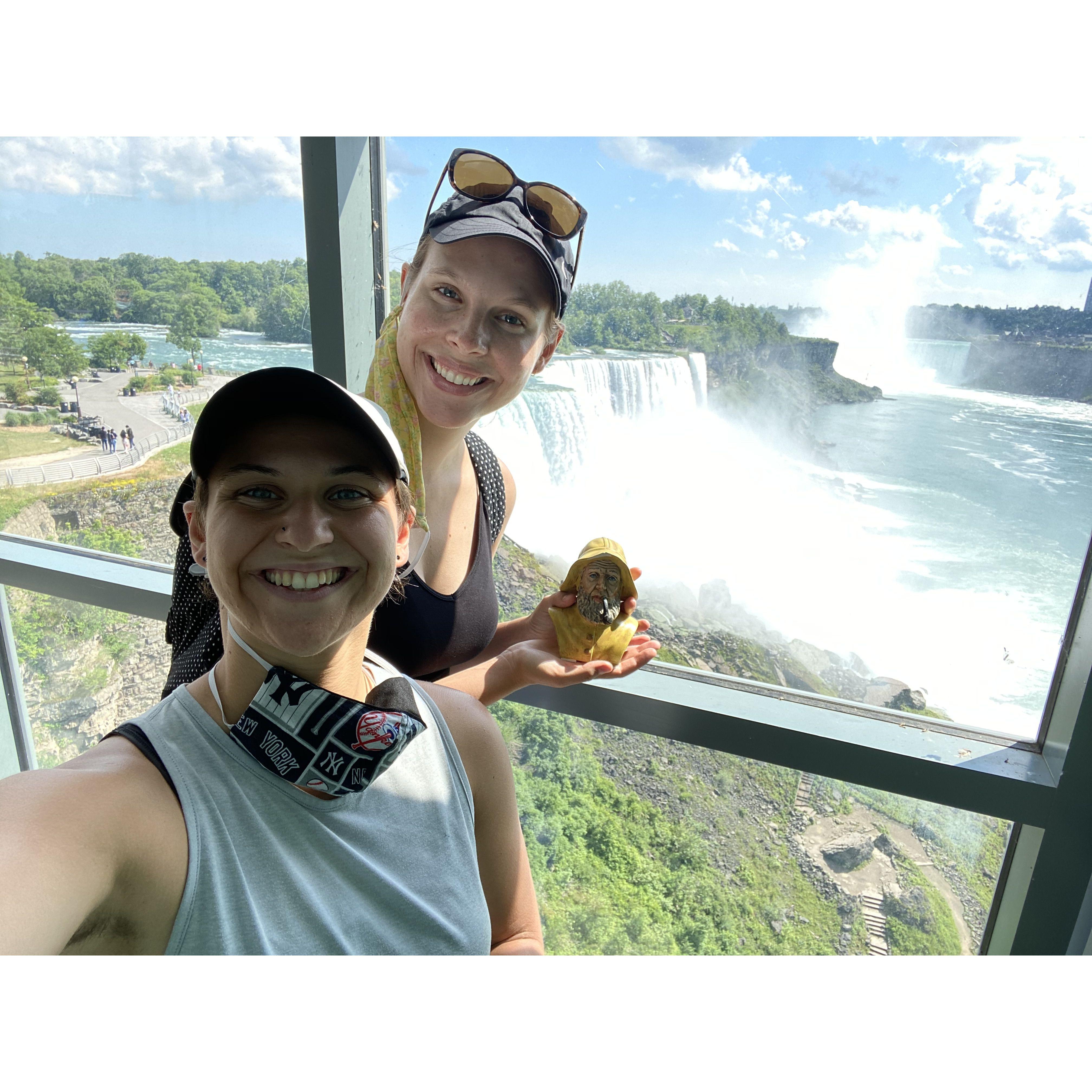 The first stop of our USA road trip was Niagara Falls! Charles (the fishstick man bust) loved the water lol