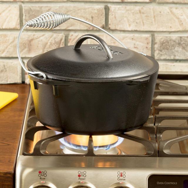 Lodge Cast Iron Round Dutch Oven