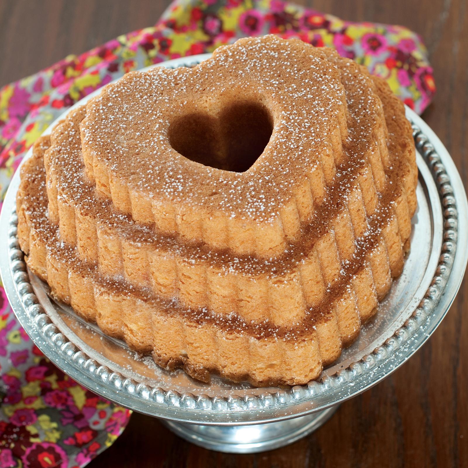 Nordic Ware Tiered Heart Cakelet Pan