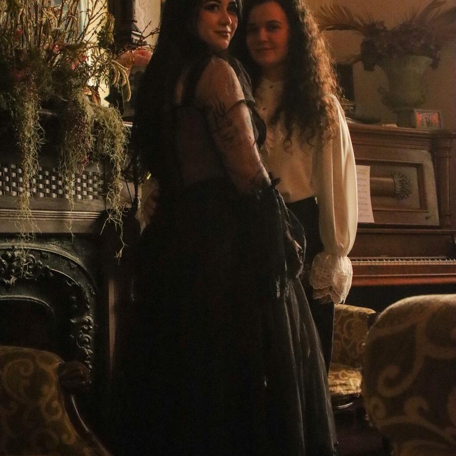 Engagement pictures in NOLA at The Olivier House.