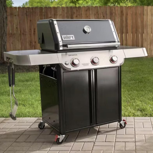 Genesis E-315 Gas Grill (Liquid Propane)