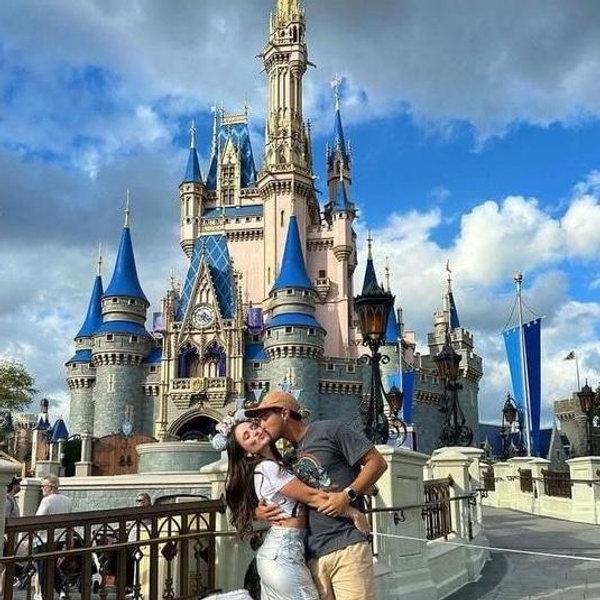 Our Honeymoon Fund - Disney Theme parks 🏰