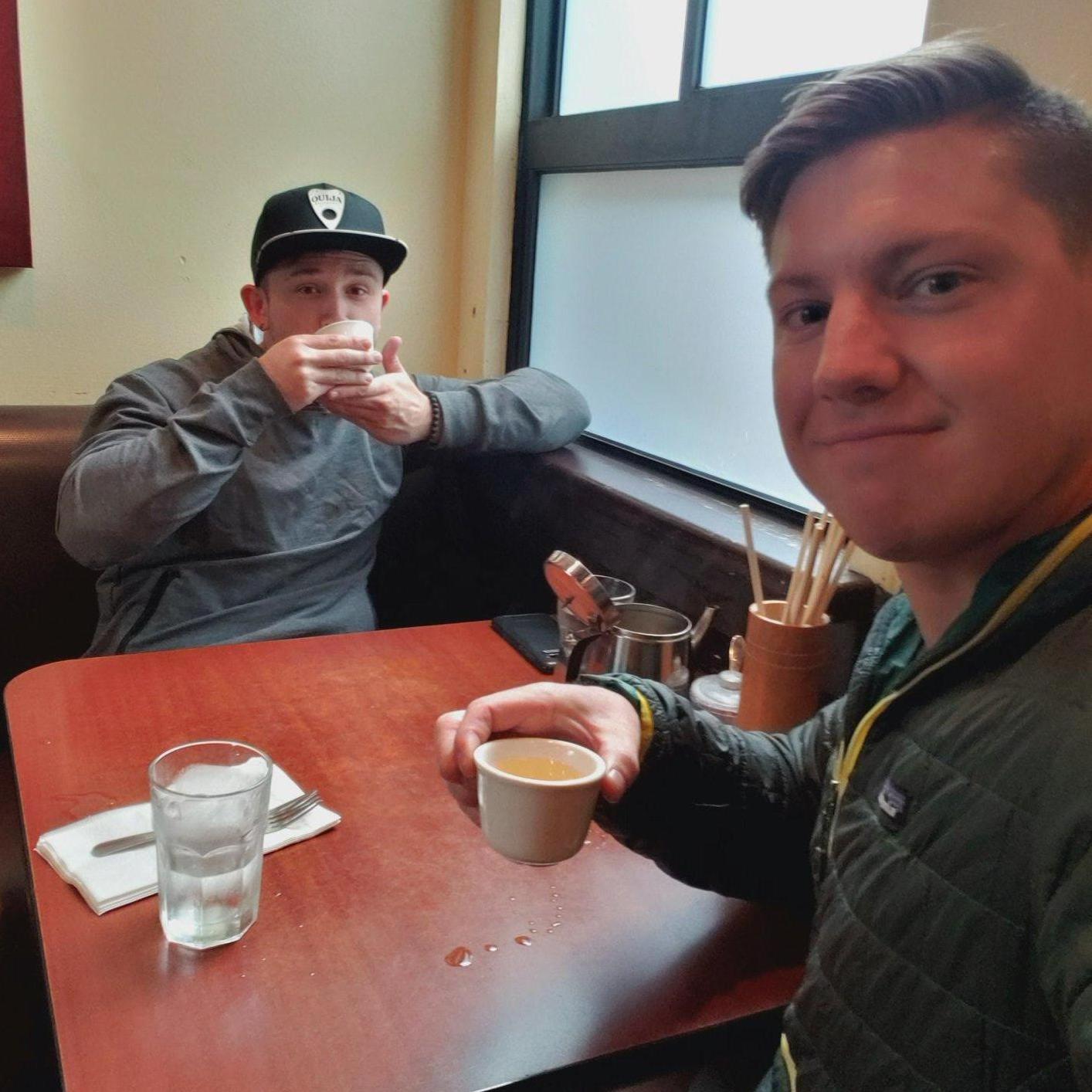 We love to drink tea.