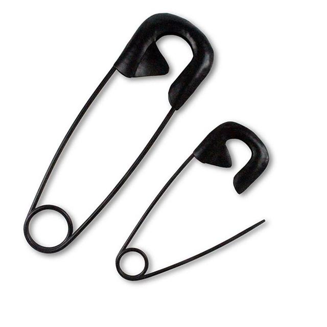 Metal Safety Pins Wall Decor by CYSCOMMA - Safety Pins for Laundry Room Home Wall Decoration - Indoor and Outdoor Wall Sculptures Art – Durable and Easy to Hang Large Safety Pins - Set of 2