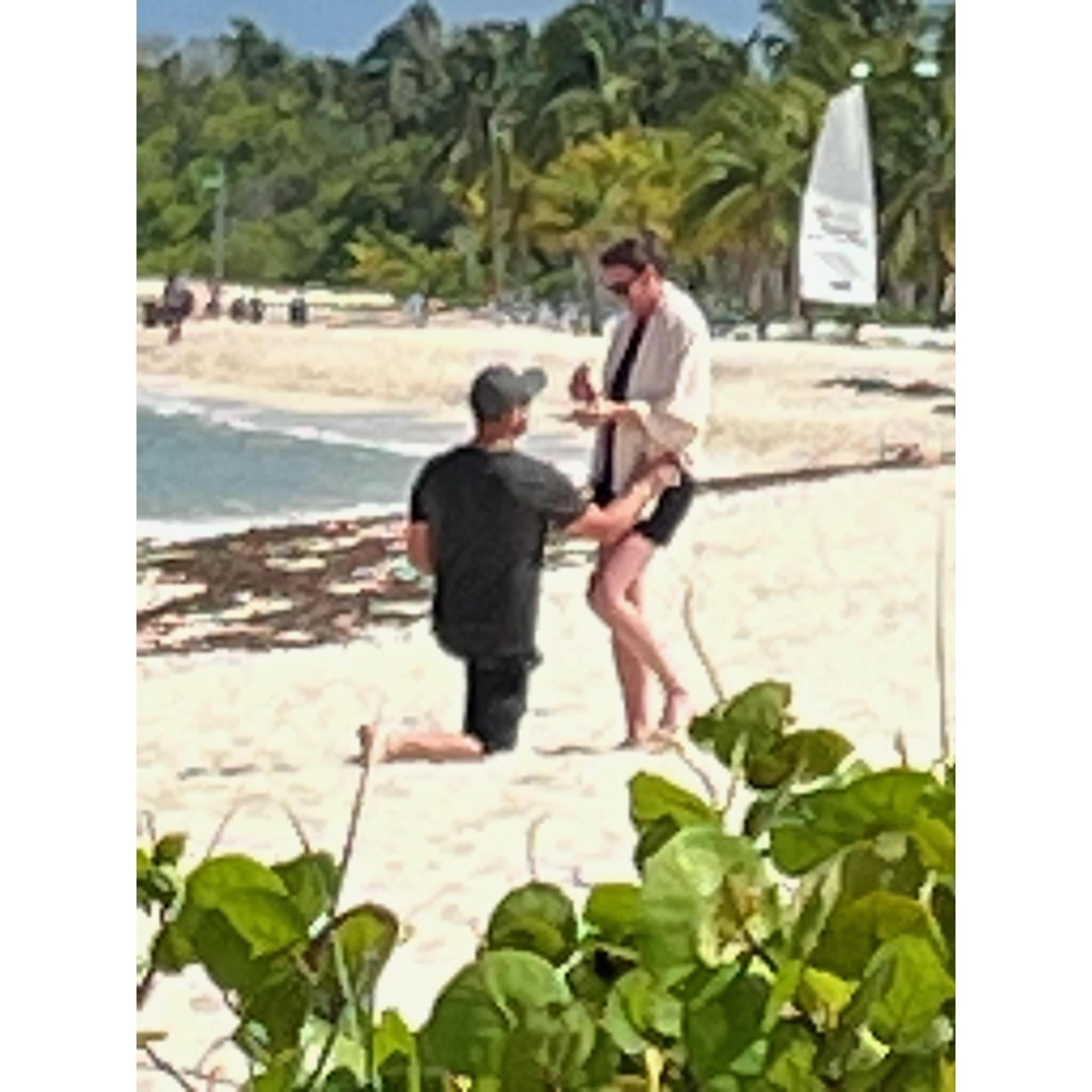 Proposal on the beach! Yes, he is romantic!