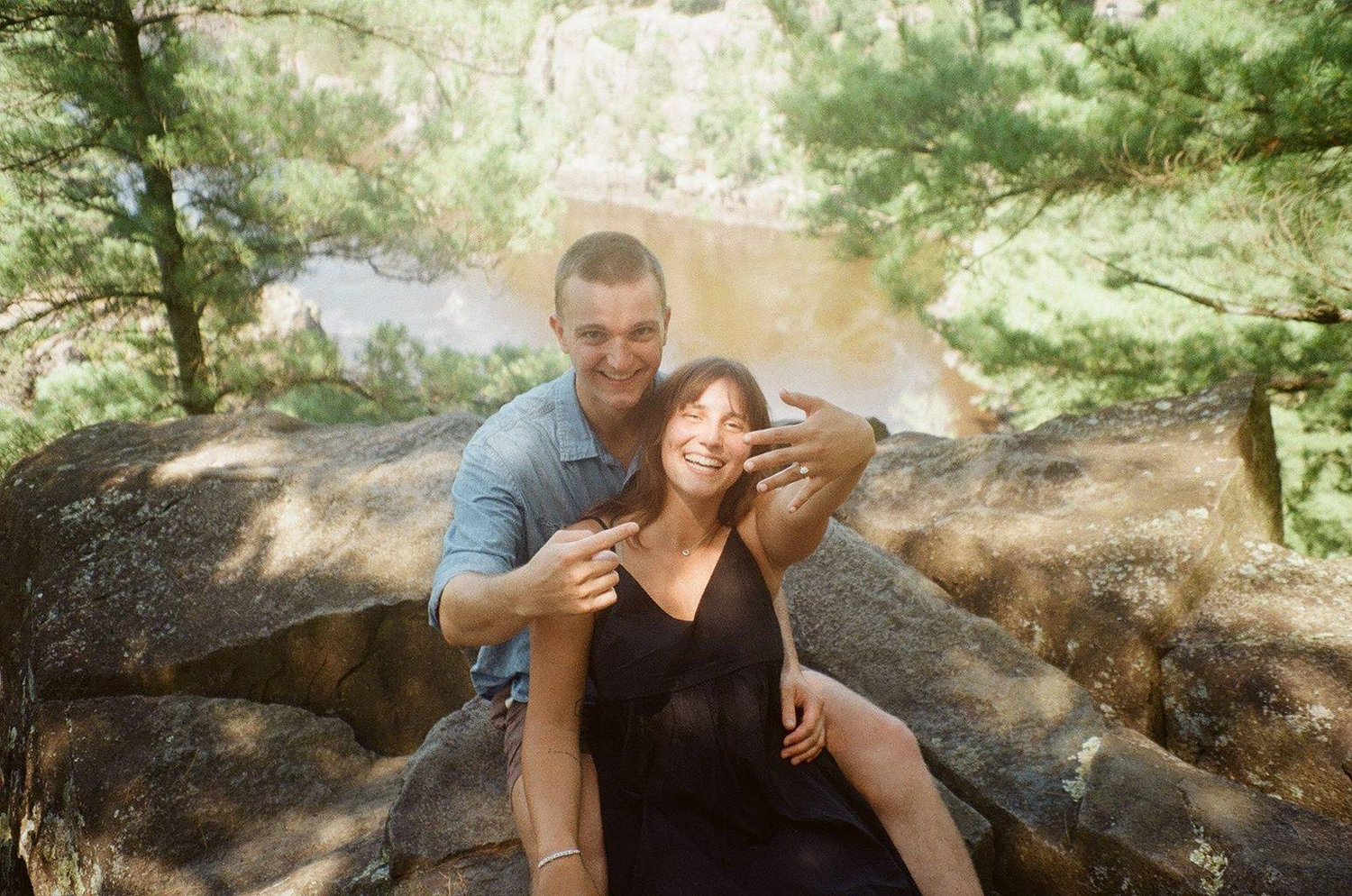The Wedding Website of Isabelle Miller and Henry Claridge