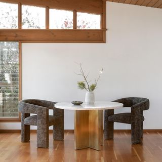 Elo Chair