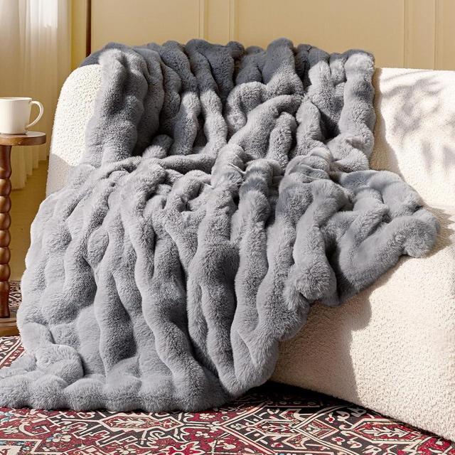 Ultra Soft Cozy Faux Fur Throw Blanket, Fuzzy Plush Thick Bubble Blanket, Luxury Mink Fluffy Blanket for Couch, Bed, and Living Room, 50x60 Inches, Light Grey