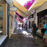 Fira’s Market Streets