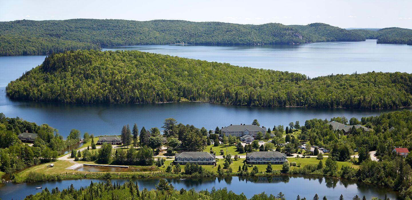 The Wedding Website of Léonie Dupuis and Scott Cheney