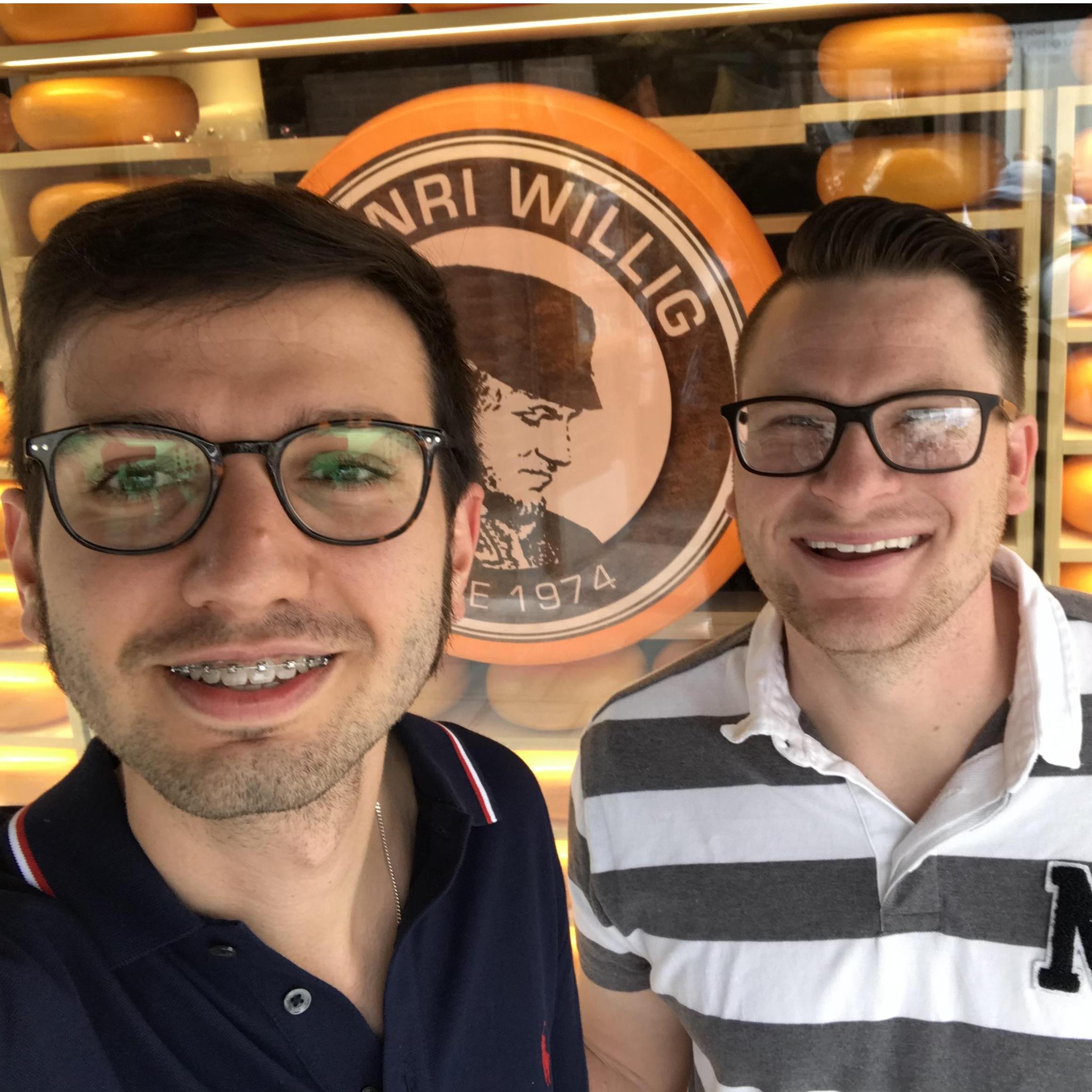 Munich, Germany 2019. Matt proposed the next day on June 16.
Munich, Alemania 2019. Matt propuso matrimonio al día siguiente, el 16 de junio.