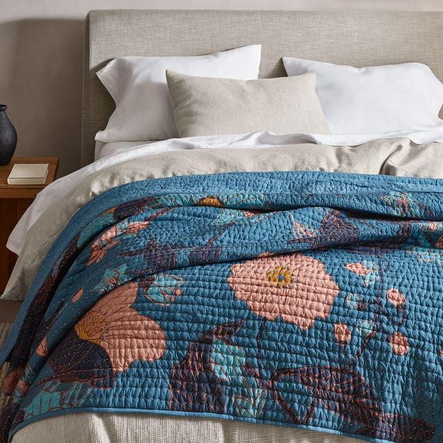 Poppy Floral Quilt, King, Mist Blue