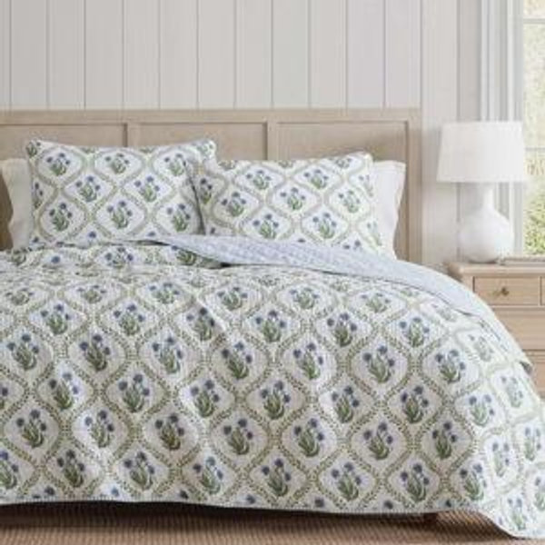 Martha Stewart Chloe Cotton Reversible Green Quilt Set - King Quilt + 2 King Shams