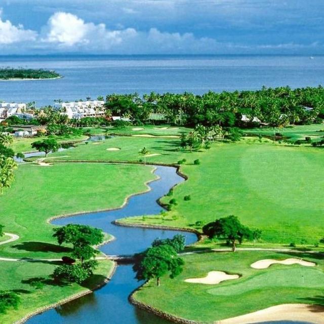 Honeymoon Golf round