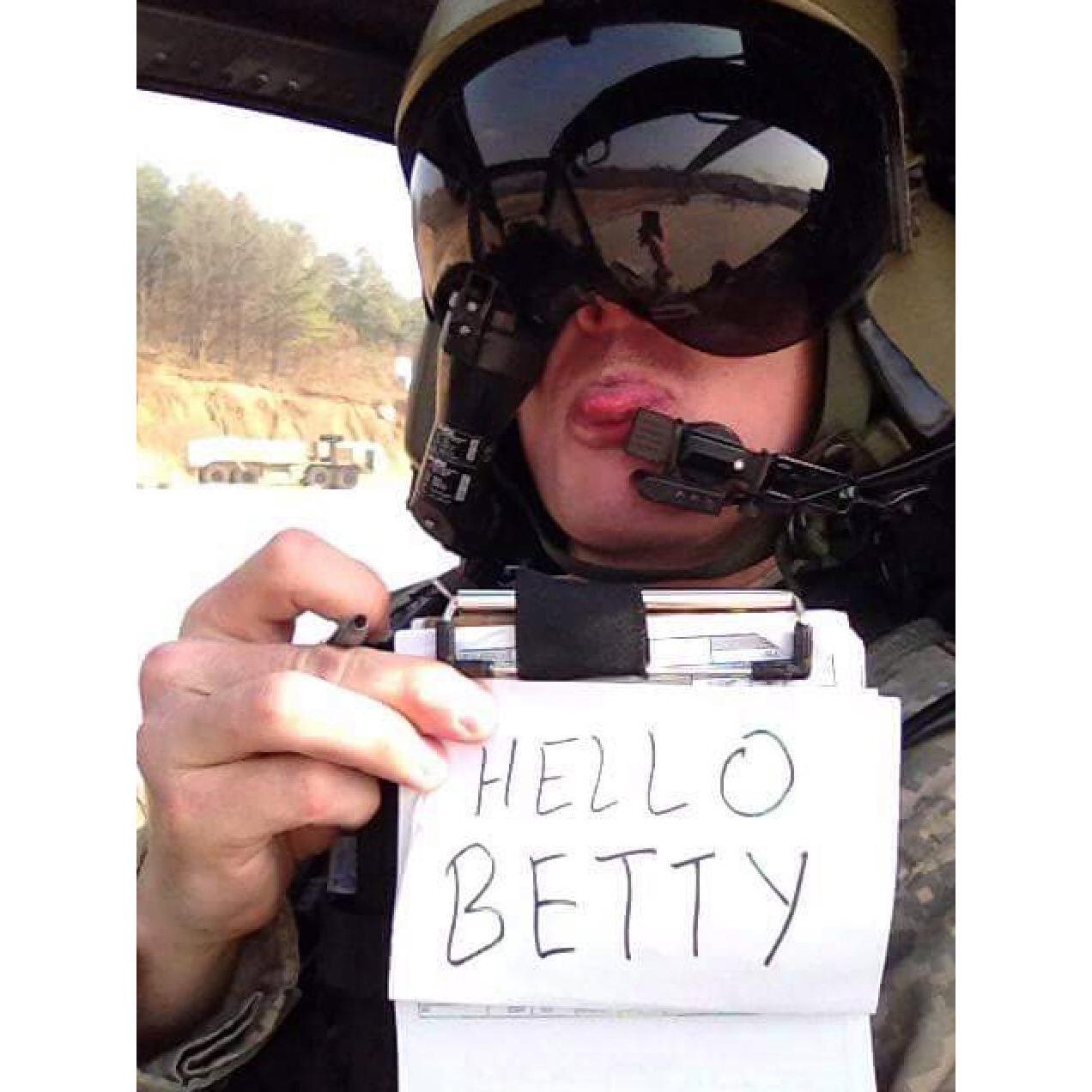 He continued his pursuit of impressing her by sending tactical selfies. 2014