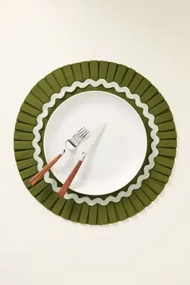 Ruby Ric Rac Pleated Round Placemat