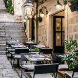 Lucin Kantun Wine Bar / Restaurant