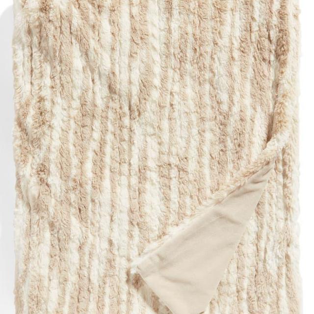 Soft Ribbed Plush Throw