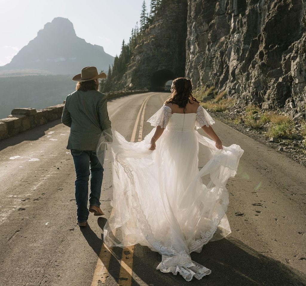 The Wedding Website of Lainey Mandaville and Logan O'Connor