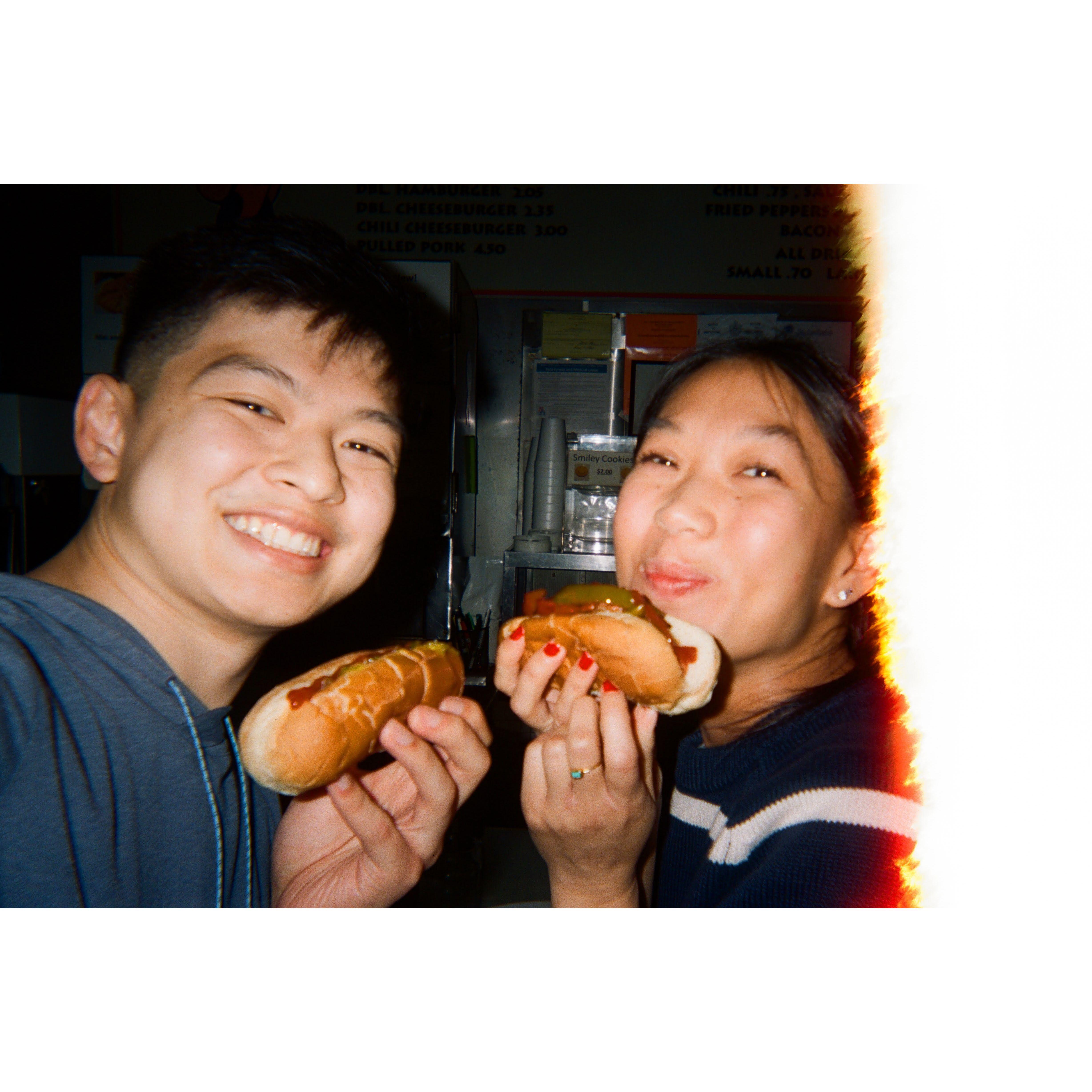 In return for helping her move, Natalie goes to Jack's Hot Dogs with Gary