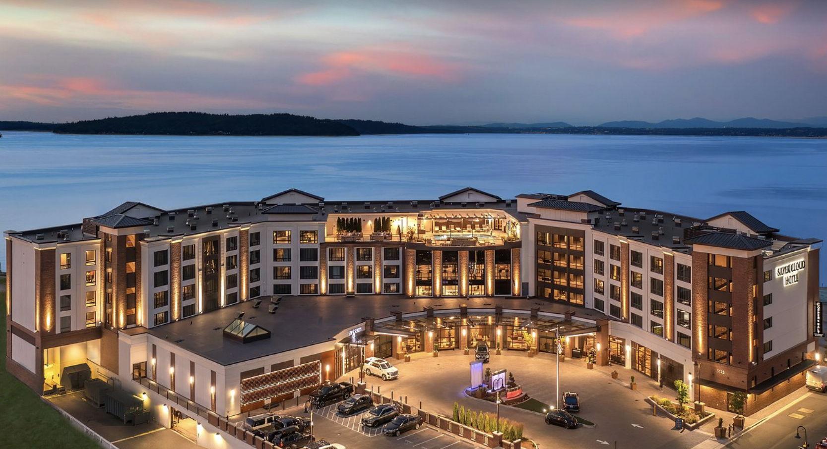 The Wedding Website of Brenna Woods and Angelo Hynds