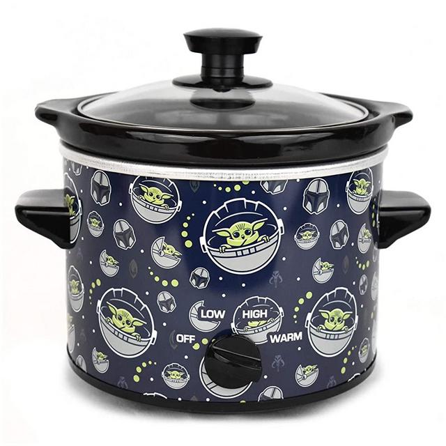 Uncanny Brands Star Wars The Mandalorian 2-Quart Slow Cooker- Kitchen Appliance-Baby Yoda
